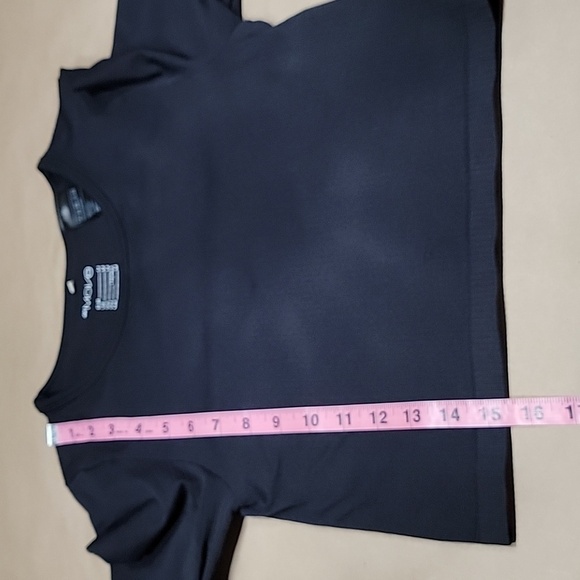 H&M Move Size M Slim Fit Sports Crop Top. Black, Excellent Condition - Picture 10 of 11